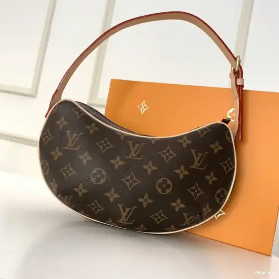 POCHETTE CROISSANT VUITTON LOUIS 0423